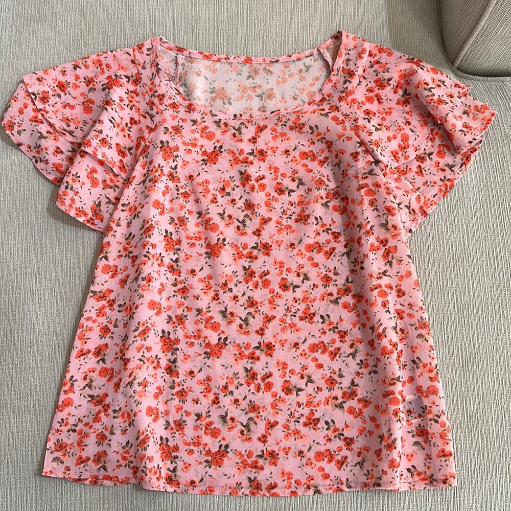 Flutter sleeve top